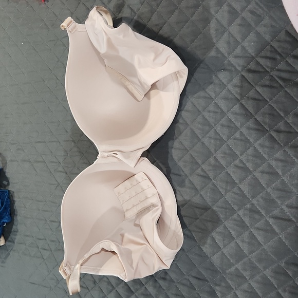 Torrid Bra 🫶🏻 - Picture 2 of 5